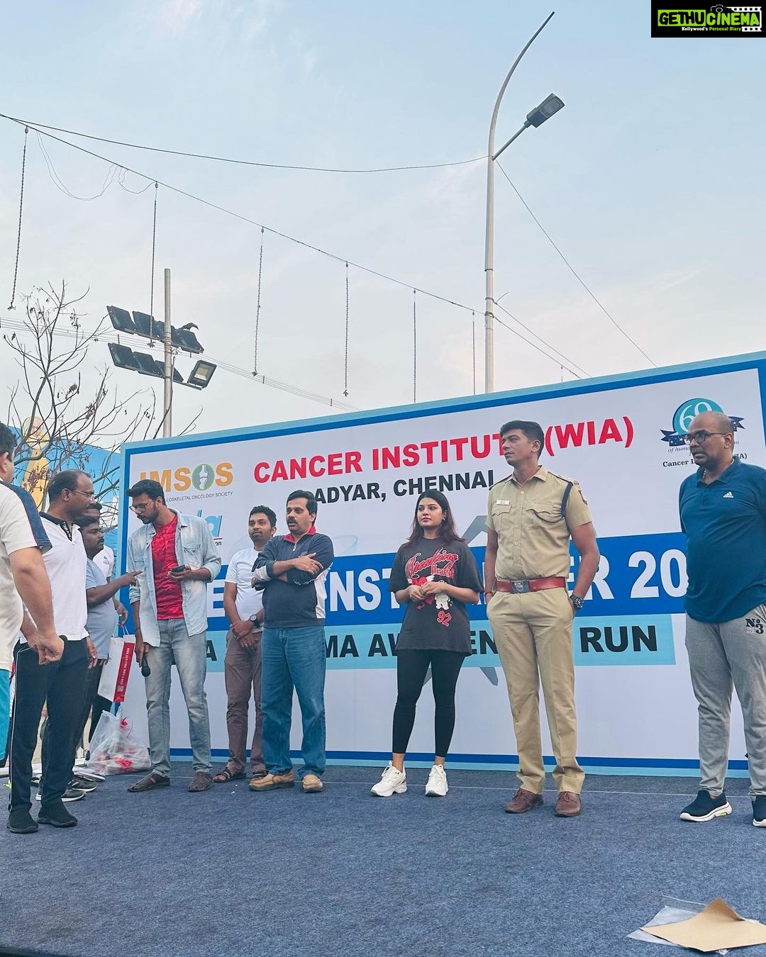 Aathmika Instagram - What a wonderful way to kick start your Sunday. Glad to be part of #cancerawarenessrun organised by @adyarcancerinstitute mainly highlighting on #sarcoma ( a type of cancer which affects bones and soft tissues ) which is on the rise… The power of awareness helps us to detect it and cure at the earliest.. #Raceagainstcancer 🙌🏽