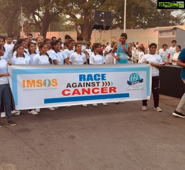 Aathmika Instagram - What a wonderful way to kick start your Sunday. Glad to be part of #cancerawarenessrun organised by @adyarcancerinstitute mainly highlighting on #sarcoma ( a type of cancer which affects bones and soft tissues ) which is on the rise… The power of awareness helps us to detect it and cure at the earliest.. #Raceagainstcancer 🙌🏽