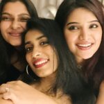 Aathmika Instagram - The best place to be is with your loved ones… Welcoming 2023 with all smiles and best ones around. Wishing you all a very happy #NewYear lovelies ❣️ swipe right 4 more fam craziness 🥳 #aathmihearts