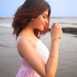 Aathmika Instagram – Errmm… okay, so who painted the sky ?

#Sunsets 
📸 @pranav.foto