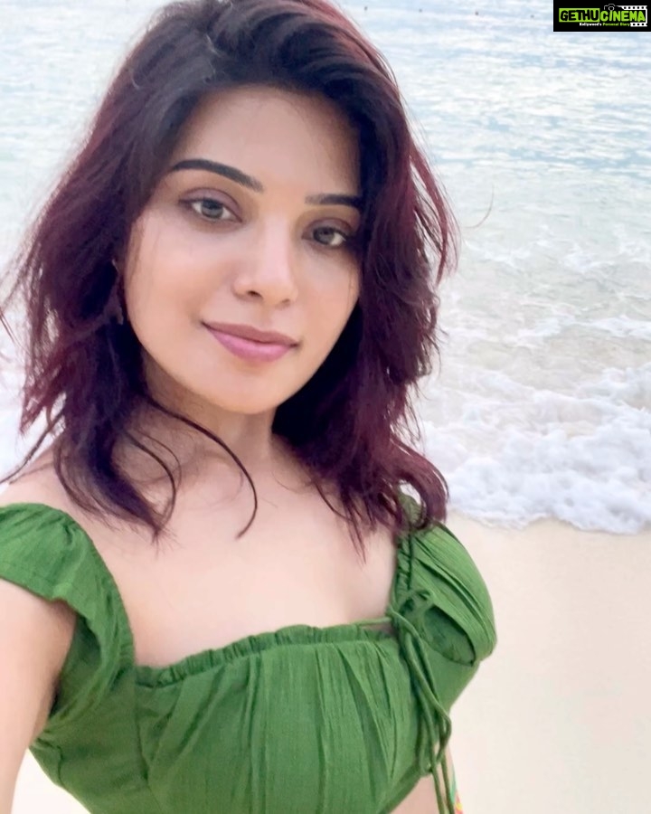 Aathmika Instagram - Lost in paradise 🏝 🌊 💫 #sunset