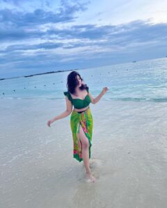 Aathmika Instagram - Lost in paradise 🏝 🌊 💫
#sunset