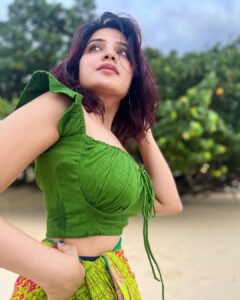 Aathmika Instagram - Lost in paradise 🏝 🌊 💫
#sunset