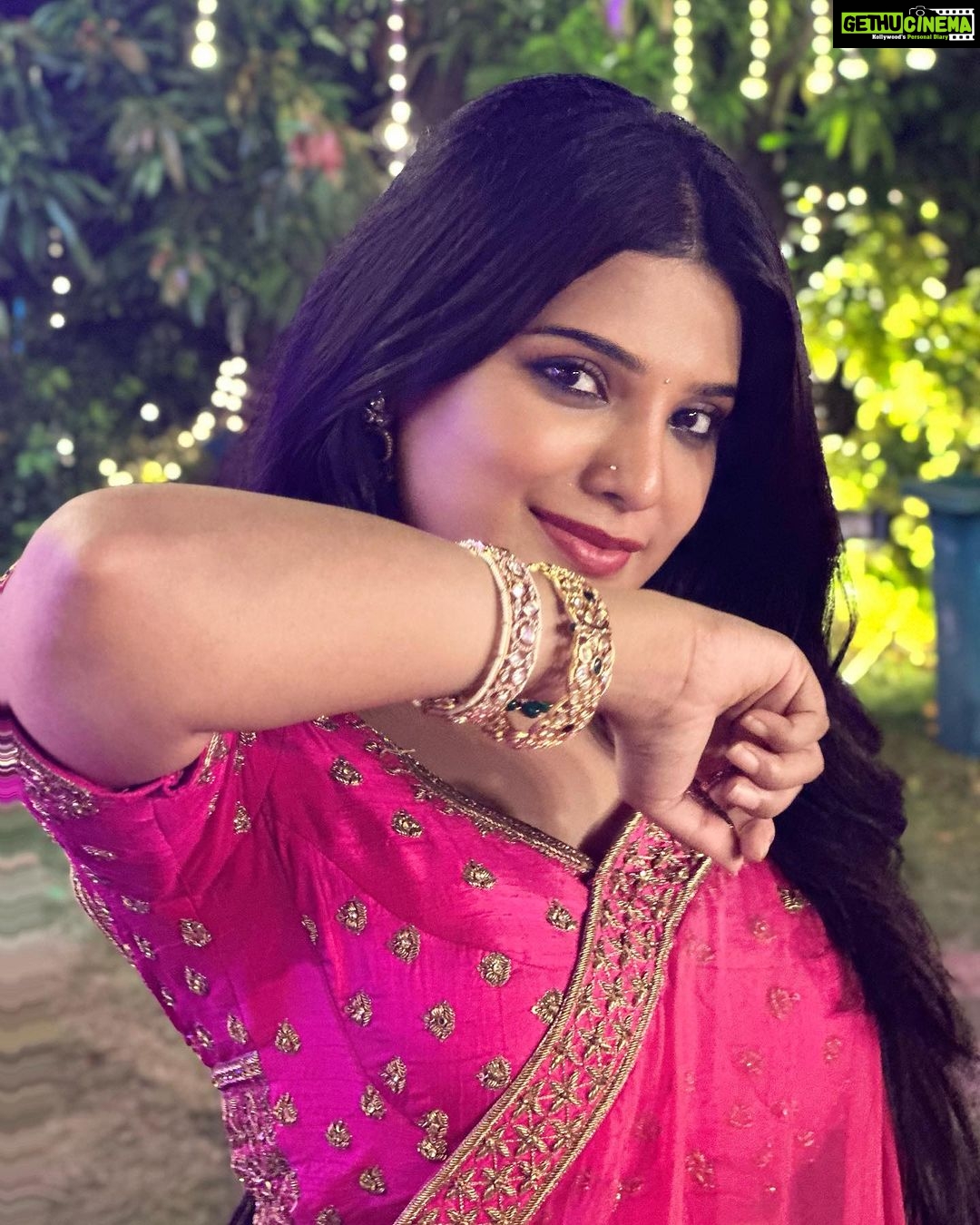 Aathmika Instagram - Wishing you a wonderful Ganesh Chaturthi filled with love, laughter and endless blessings from Lord Ganesha!! 🤗