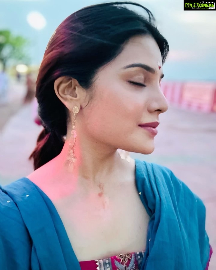 Aathmika Instagram - Who can fix your heart better than the one who created it 🦋🌸✨