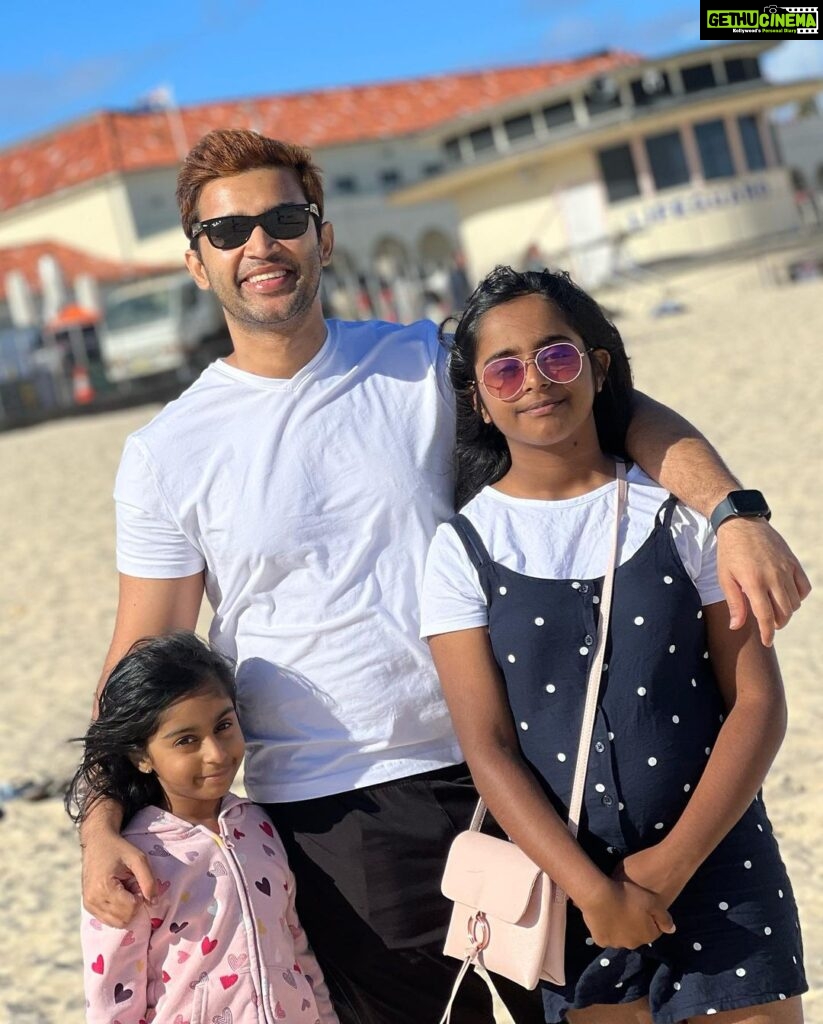Abijeet Duddala Instagram - Aifoo and kiddies at the beach.. #beach #sunsoutbunsout #sydney Bondi Beach, NSW 2026, Australia