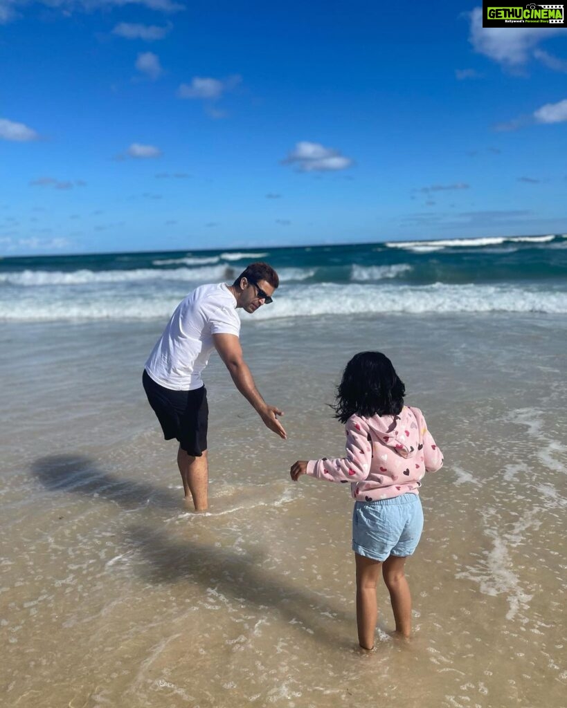 Abijeet Duddala Instagram - Aifoo and kiddies at the beach.. #beach #sunsoutbunsout #sydney Bondi Beach, NSW 2026, Australia