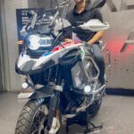 Abijeet Duddala Instagram - Gelände-Strasse, WILLKOMMEN! 🔥 #bmw #gsa #1250adventure #beemer #motorcycle #imback