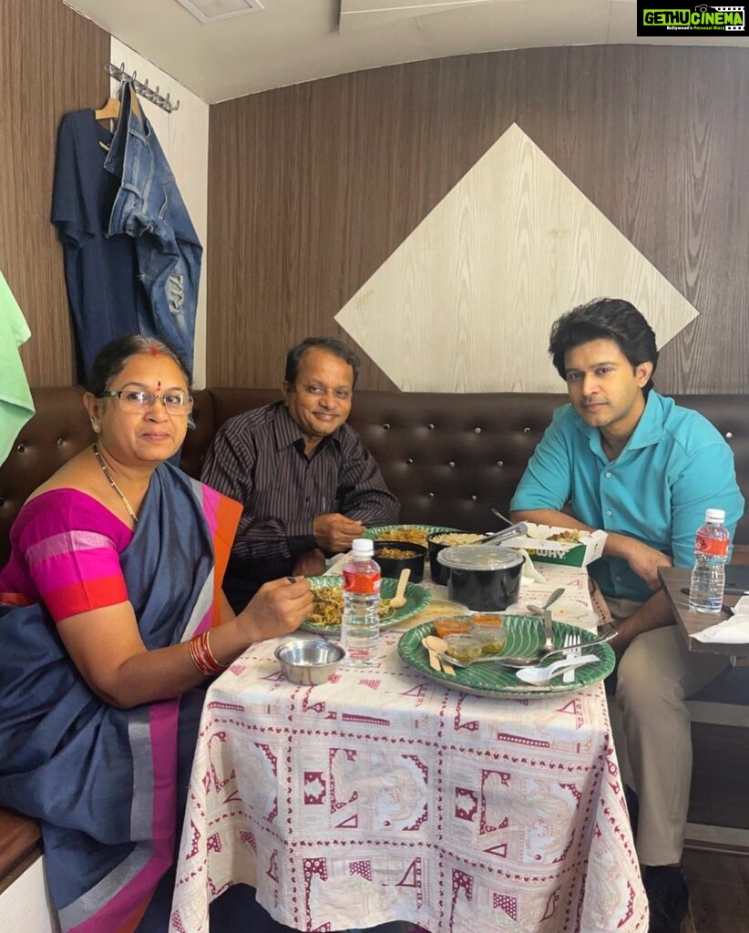 Abijeet Duddala Instagram - Nothing to see here, just a family lunch. Happy Sunday ☀️♥️ #sunday #sundayfunday