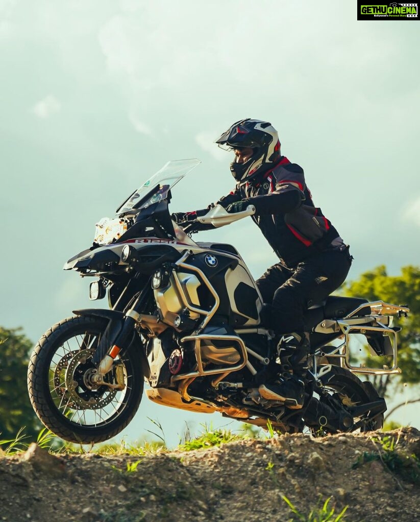 Abijeet Duddala Instagram - I did some jumps and stuff.. It was fun. Thanks @imbharadwajajit 🔥 @bmwjspmotorrad_hyderabad @bmwmotorrad_in @isbkracing #moto #gsexperience #bmwmotorrad #motorcycle #adventure #offroad #