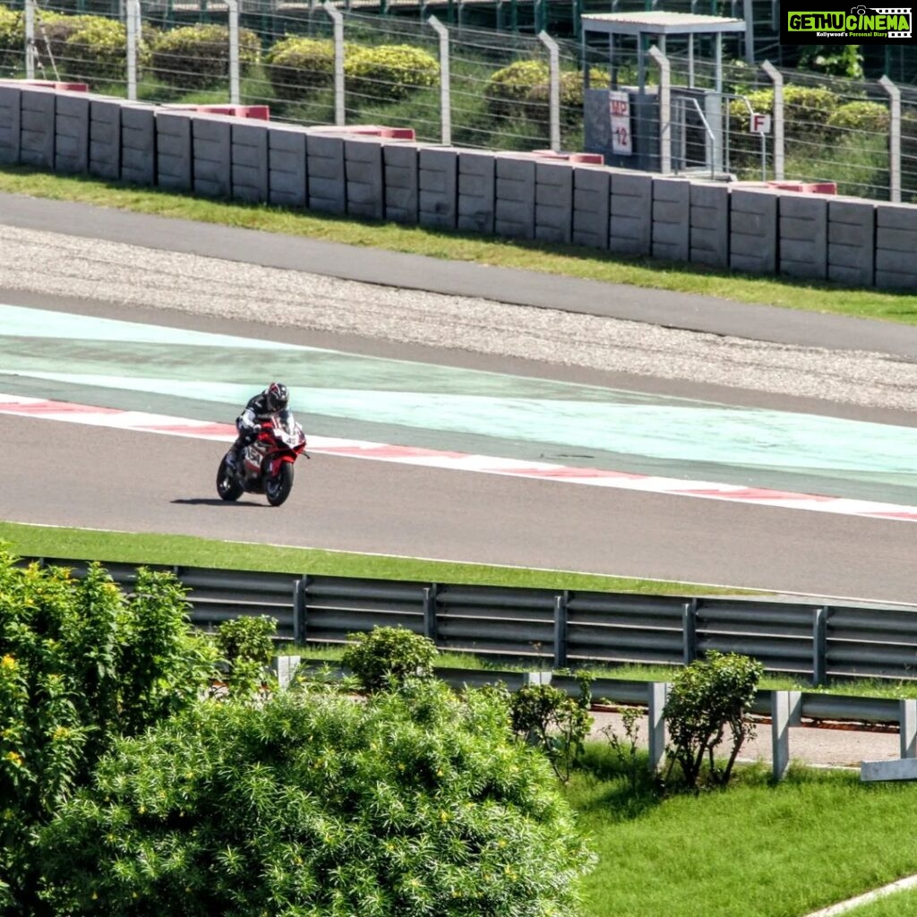 Abijeet Duddala Instagram - Shoutout to @ducatinsa for letting me ride this animal at a trackday last year. Can't wait to get back to it this winter! The Buddh International Circuit is one of the few circuits that can actually stretch the Panigale V4s legs.. I think I need to get a track specific motorcycle 💥 Excited for the BharatGP later this month. Happy to see Dorna and the Indian Government working together to finally make #MotoGP happen in one of the biggest motorcycle markets in the world, India. 🔥 #Moto #race #motorcycle #trackday #panigalev4 #ducati