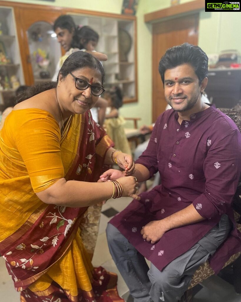 Abijeet Duddala Instagram - Raksha Bandhan 🙂 May the bonds between brothers and sisters only strengthen with time.. God Bless. #happy #rakhi #rakshabandhan #sisters #family