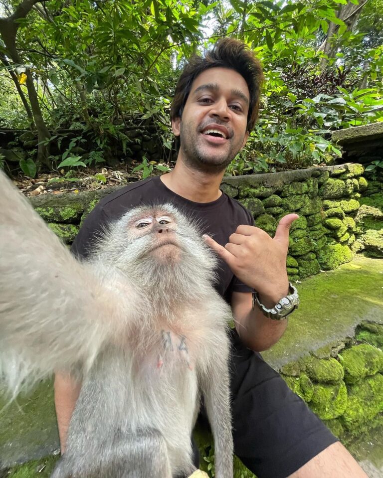 Abijeet Duddala Instagram - Say Monkeeeeee 🐒 #monkeyselfies Ubud Monkey Forest