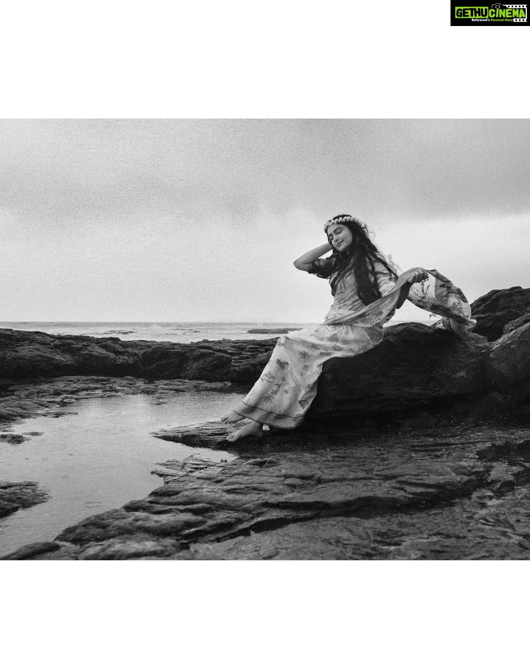 Adah Sharma Instagram - This year I'm happy I'm in a position to be able to use my voice for handlooms ❤️ I'm fortunate to be closely associated with the handloom industry ❤️ Personally also, I always try to use sustainable fabrics in daily life. Photographer @pankaj_anand_photographer Styled by @stylebyami Wearing @madhurya_creations Hair @snehal_uk My @prajaktideshmukh ❤️ The saree is a beautiful khadi jamdani called “enchanted forest” Handwoven in the quaint villages near Vishakapatnam
