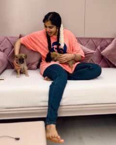 Adah Sharma Instagram - Sun☀️ Zara ❤️#radhasekoikaisenajale #radhaissotalented #100yearsofadahsharma #adahsharma #starkid #weightloss #comedy #RavivaarWithRadha