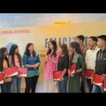 Adah Sharma Instagram - I got to hang out with the COOOOLEST kids in mumbai today ! Our SSC toppers from BMC schools 😍 and I also got to take pictures with them and chat with them! मी खरोखर खूप lucky आहे। ❤️
