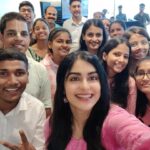 Adah Sharma Instagram - I got to hang out with the COOOOLEST kids in mumbai today ! Our SSC toppers from BMC schools 😍 and I also got to take pictures with them and chat with them! मी खरोखर खूप lucky आहे। ❤️