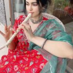 Adah Sharma Instagram - Guess the song I played and I’ll share the video 🐒👻 anddd guess where I am 🦅👻 @easemytrip comeonnnn use your psychic powers ! 👽💀👾 #100YearsOfAdahSharma #AdahSharmaxEaseMyTrip #flute #themountainsarecalling #themountainsandmeeee #thehillsarealivewiththesoundofmusicThisIsalreadtAnExiatingHashtag