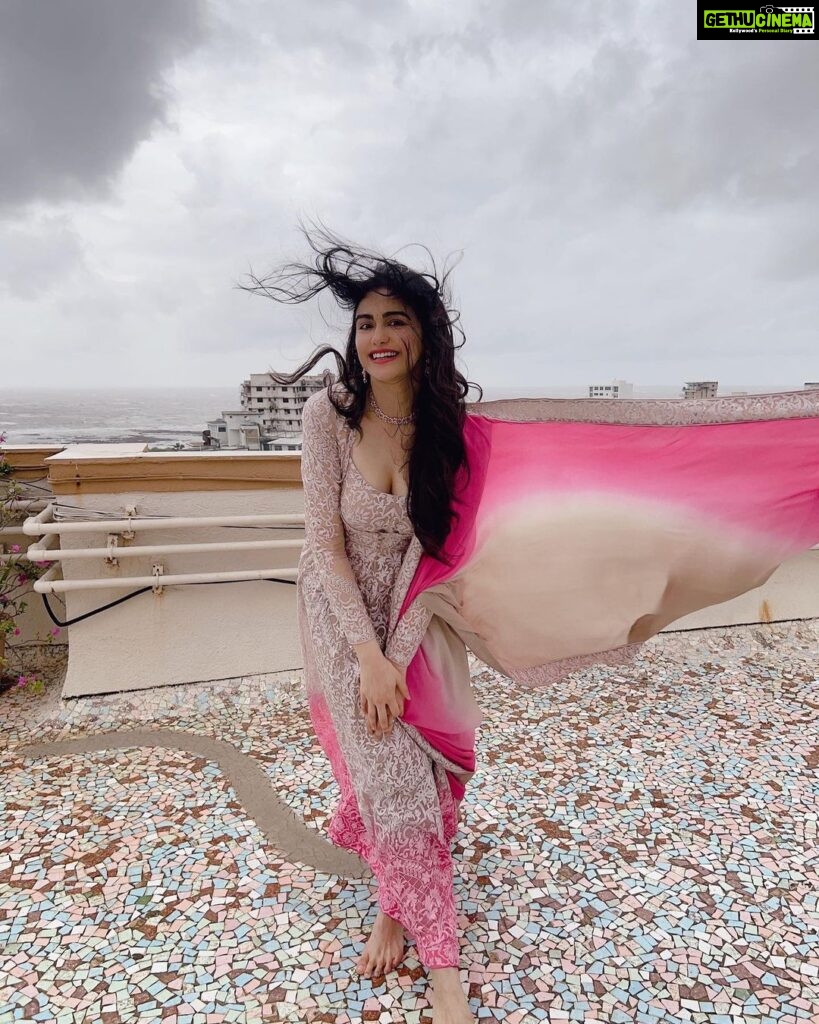 Adah Sharma Instagram - Gone with the wind …. Before we won awards we did pictures on the terrace in the morning (there was so much wind the sleeves flew away by the time I reached the award event 😅) 💁@snehal_uk 💃@juhi.ali @neeta_lulla @houseofneetalulla @kushalsfashionjewellery 💨 💨 💨 P.S. didn't want to ruin my heels in the rain toh nagey pair did pics . But you know what happened to the heels anyway 👀 #100YearsOfAdahSharma #adahsharma