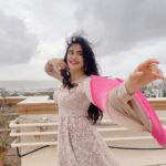 Adah Sharma Instagram - Gone with the wind …. Before we won awards we did pictures on the terrace in the morning (there was so much wind the sleeves flew away by the time I reached the award event 😅) 💁@snehal_uk 💃@juhi.ali @neeta_lulla @houseofneetalulla @kushalsfashionjewellery 💨 💨 💨 P.S. didn't want to ruin my heels in the rain toh nagey pair did pics . But you know what happened to the heels anyway 👀 #100YearsOfAdahSharma #adahsharma