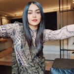 Adah Sharma Instagram - Kaisi lagi meri Commando saree ? Also dekho kaunsi magazine rakhi thi mere room mein 👀 coincidence? Ya soch ke rakha tha ? What do u think? 👽🐊🧚‍♀️🍏 Thank you team for making me look so good even when I was horrrribly bimar 😘❤️ @asira.09 for keeping rash control 🧙🏜️ 👗@tanimakhosla Saree @designstudiobyjck 💇‍♀️ @snehal_uk and for taking pics jaldi in the room ❤️ 💄@sarrahmukadamedits @jagats38 #Commando releasing on Disney Hotstar 11th August. Sirf chaar episodes hai. Jaldi jaldi dekh lo 😝 #CommandoOnHotstar