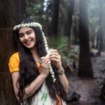 Adah Sharma Instagram - This year I'm happy I'm in a position to be able to use my voice for handlooms ❤️ I'm fortunate to be closely associated with the handloom industry ❤️ Personally also, I always try to use sustainable fabrics in daily life. Photographer @pankaj_anand_photographer Styled by @stylebyami Wearing @madhurya_creations Hair @snehal_uk My @prajaktideshmukh ❤️ The saree is a beautiful khadi jamdani called “enchanted forest” Handwoven in the quaint villages near Vishakapatnam