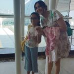Adah Sharma Instagram - Met this cutie airport pe (mera doosra ghar aaj kal thanks to #TheKeralaStory ) she was travelling all by herself ! akele ! and she baked these muffins also all by herself . she offered me one and i had to change my rule of "mamma told me not to accept food from strangers" it was yummmm 😍😍