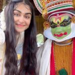 Adah Sharma Instagram - Kaise lagi Shalini Unnikrishnan ki Adah ?🤓❤️👧 #TheKeralaStory @sunshinepicturesofficial #vipulamrutlalshah @sudipto_sen @aashin_shah #100YearsOfAdahSharma #adahsharma #kathakali P.S. for everyone asking Kerala Story ke sab gaane audio released hai ab !❤️