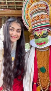 Adah Sharma Instagram - Kaise lagi Shalini Unnikrishnan ki Adah ?🤓❤️👧 #TheKeralaStory @sunshinepicturesofficial #vipulamrutlalshah @sudipto_sen @aashin_shah #100YearsOfAdahSharma #adahsharma #kathakali P.S. for everyone asking Kerala Story ke sab gaane audio released hai ab !❤️