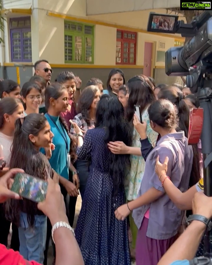Adah Sharma - 1.4 Million Likes - पुणेकर तुमच्या सर्वांना खूप प्रेम आणि धन्यवाद ❤️
Pics in order of posting
1.Our lovely commando girls
2.The awesome ladies who made our yummm lunch
3. @lucknow_i_chikan who sent me very pretty Kurtis !!
4. Billi who allowed me to give a free massage (contact Adah Sharma massage services…special discount for cats and crows for the month of may)
5. The famous Chidli idli 🙃😂❤️
6. Selfies with all of you ❤️
7. Cool cops 😎
8. Thank u for the varan ladies ! I had 5 cups 😁😁