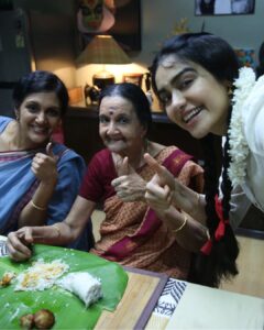 Adah Sharma Instagram - For Mother's day this year mixing up Reel and Real ❤️ #happymothersday 
A big thank you from my reel and real life mommy's and paati/naani/amoomas for making this mother's day a BLOCKBUSTER with #TheKeralaStory ....to mother's and daughters all over the world who have been sending me pyar !! Thaank youu ,  धन्यवाद माझा मदर्स डे इतका स्पेशल बनवल्याबद्दल ❤️ 
सगळ्यांचे खूप खू्प आभार ❤️❤️ मेरी नानी आप सबको virtual दोसा और payasam भेज रही है 😁😁❤️❤️

.
.
.
#adahsharma