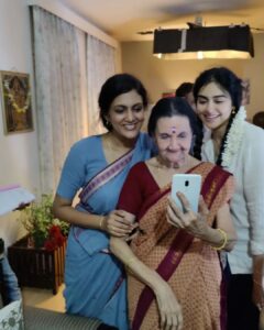 Adah Sharma Instagram - For Mother's day this year mixing up Reel and Real ❤️ #happymothersday 
A big thank you from my reel and real life mommy's and paati/naani/amoomas for making this mother's day a BLOCKBUSTER with #TheKeralaStory ....to mother's and daughters all over the world who have been sending me pyar !! Thaank youu ,  धन्यवाद माझा मदर्स डे इतका स्पेशल बनवल्याबद्दल ❤️ 
सगळ्यांचे खूप खू्प आभार ❤️❤️ मेरी नानी आप सबको virtual दोसा और payasam भेज रही है 😁😁❤️❤️

.
.
.
#adahsharma