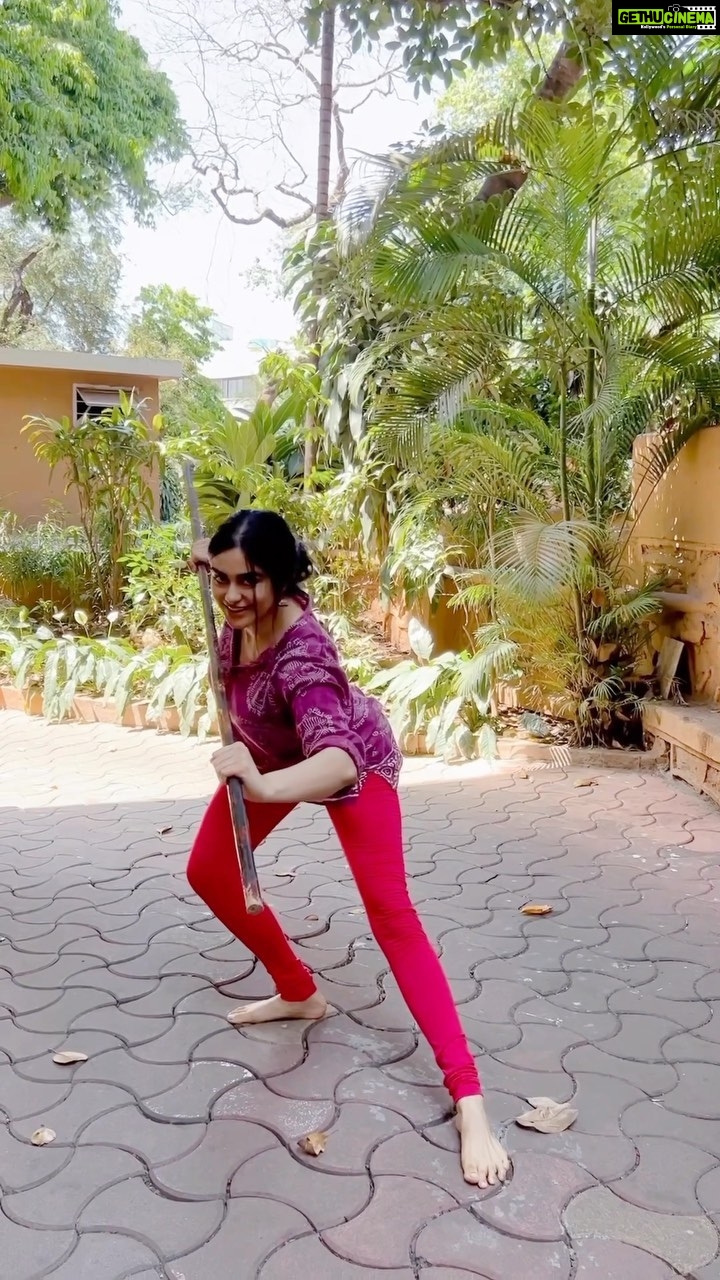 Adah Sharma Instagram - हनुमान जन्मोत्सव ❤️ Sharing one Hanuman Chalisa out of the few we did today #silambam