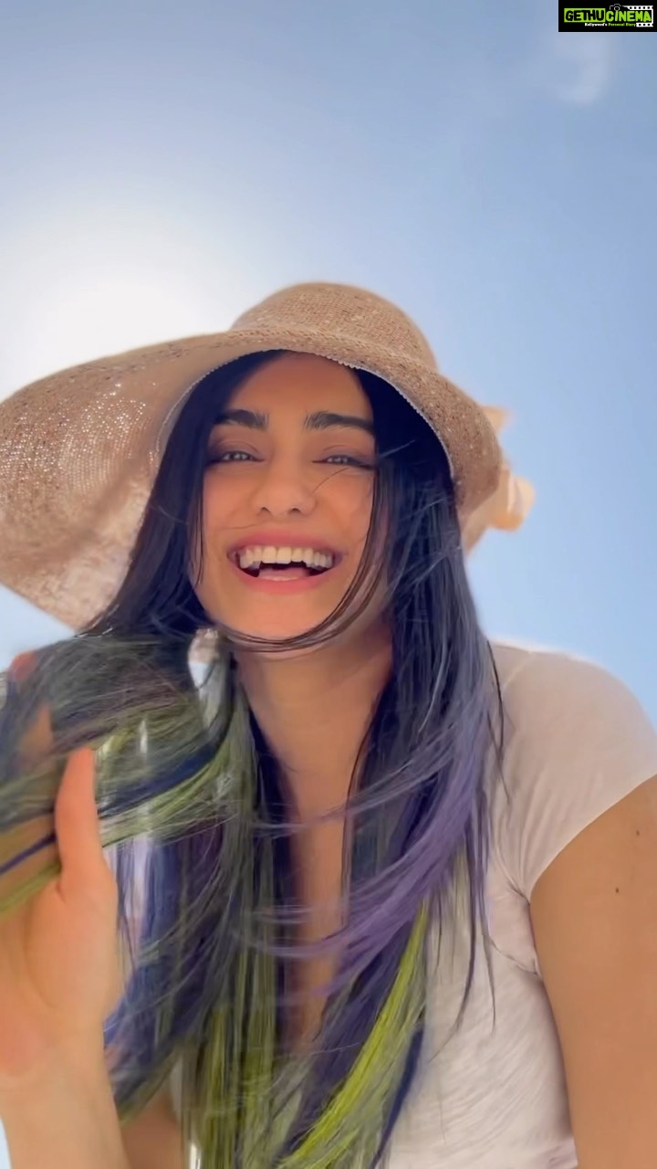 Adah Sharma Instagram - New project New hair 🤓🐸 bahut time se life mein colour nahi tha 🤫🤡💚💚🥑🦖🪲 #100YearsOfAdahSharma #adahsharma