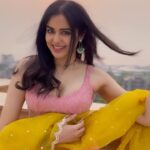 Adah Sharma Instagram - Gorillaji has requested for Khamoshiyaan (silence)🤫🦍❤️ 💆‍♀️ @snehal_uk 💃 @juhi.ali Wearing @anjanabohra_official @ #100YearsOfAdahSharma #adahsharma