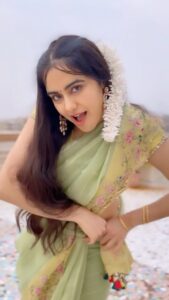 Adah Sharma Instagram - Slow motion waala romance ya fast fast ?🤡🤪🦌❤️ P.S. Ennoda opinion la slow and steady race win pannum for suspense , romance and action but for chemistry , physics and math always keep a fast sharp brain 😋🤪🐘🦌🐝🤓❤️ #100YearsOfAdahSharma #adahsharma #tumtum #dance #dancereels #enemy 📸💇‍♀️@snehal_uk 💃@juhi.ali Wearing @poonamdubeydesigns @kushalsfashionjewellery