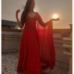 Adah Sharma Instagram - Sun☀️ Zara ❤️#radhasekoikaisenajale #radhaissotalented #100yearsofadahsharma #adahsharma #starkid #weightloss #comedy #RavivaarWithRadha