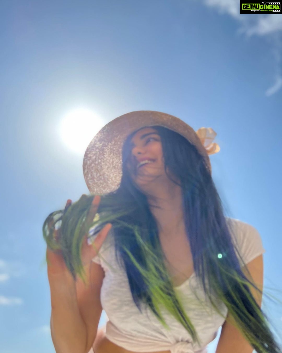 Adah Sharma Instagram - The sun is getting hotter every single day . In just a billion years the heat from the sun will be so intense that liquid water won’t exist on earth . Life on earth will be gone . Forever . Bacteria might be able to survive underground. So put your #sunkissed photos but also be know that bacteria is better than you #stayHumble and be nice and don’t bully people and if you are reading this you have access to the internet which some people aren’t privileged enough to have ! So be greatful 🐞❤️🤓 #100YearsOfAdahSharma #adahsharma The SUN