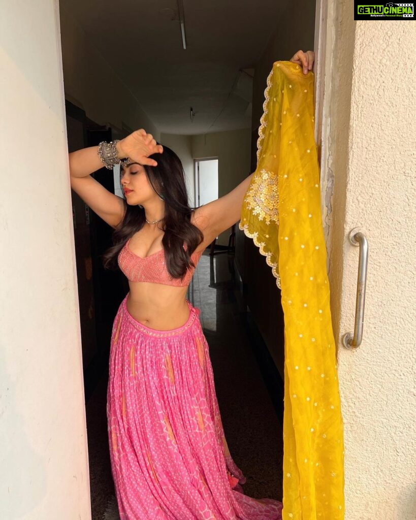 Adah Sharma Instagram - If you punch yourself in the face and get hurt are you Strong or Weak ? #100YearsOfAdahSharma #adahsharma