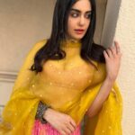 Adah Sharma Instagram - Iss look mein reel hojae? 🐘🐝🐿? 💆‍♀️ @snehal_uk 💃 @juhi.ali Wearing @anjanabohra_official @ #100YearsOfAdahSharma #adahsharma