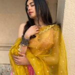Adah Sharma Instagram - Iss look mein reel hojae? 🐘🐝🐿? 💆‍♀️ @snehal_uk 💃 @juhi.ali Wearing @anjanabohra_official @ #100YearsOfAdahSharma #adahsharma