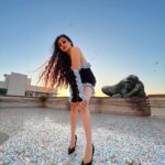 Adah Sharma Instagram – ‘Sun’ toh ..See you ‘ladder’ 😹🪜🖤🐝🐏
#100YearsOfAdahSharma #1920to2020 #adahsharma #1920to2020matlabsausaalplus3yearskitnehue? 
P.S. pics with Hat 🎩 demand from prev post 👼😇🐠