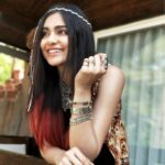 Adah Sharma Instagram – Photographic evidence of me flirting with 
 गाय ‘s on set …. Also itnaaa bada smile n all I don’t do unless I’m around my kinda guys 😁🤓 #100YearsOfAdahSharma #adahsharma #cow #cowgirl #calf #socutebabycalf