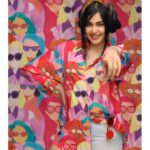Adah Sharma Instagram - Kuch toh log kahenge, Logon ko tumhe hai pehenna 🙃😎🤣 #wordsofwisdom #WearHumansNotAnimals #sayNoToFur 📸 @faizialiphotography 💁‍♀️@snehal_uk 💪@jagats38 Styling and concept: #StarKidRadhaSharma @adah_ki_radha P.S. none of the humans on the shirt have mouths 👀 coincidence? I think not 🦖👾🥑🦥🌸 #100YearsOfAdahSharma #adahsharma