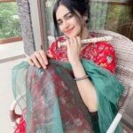 Adah Sharma Instagram - Guess the song I played and I’ll share the video 🐒👻 anddd guess where I am 🦅👻 @easemytrip comeonnnn use your psychic powers ! 👽💀👾 #100YearsOfAdahSharma #AdahSharmaxEaseMyTrip #flute #themountainsarecalling #themountainsandmeeee #thehillsarealivewiththesoundofmusicThisIsalreadtAnExiatingHashtag