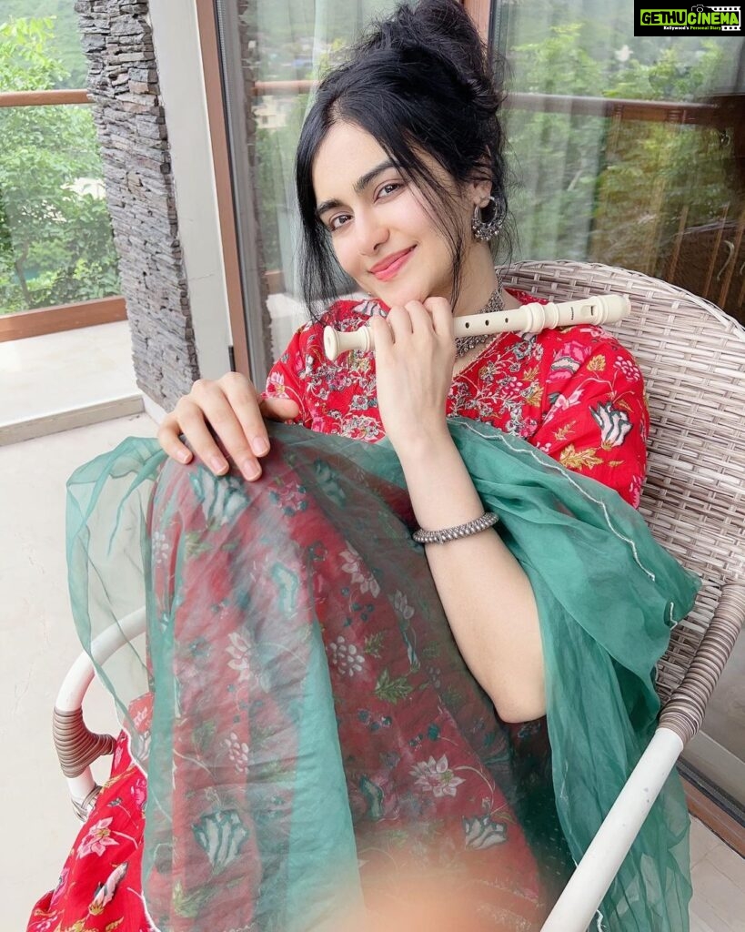 Adah Sharma Instagram - Guess the song I played and I’ll share the video 🐒👻 anddd guess where I am 🦅👻 @easemytrip comeonnnn use your psychic powers ! 👽💀👾 #100YearsOfAdahSharma #AdahSharmaxEaseMyTrip #flute #themountainsarecalling #themountainsandmeeee #thehillsarealivewiththesoundofmusicThisIsalreadtAnExiatingHashtag