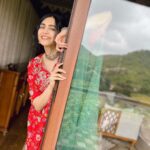 Adah Sharma Instagram - Guess the song I played and I’ll share the video 🐒👻 anddd guess where I am 🦅👻 @easemytrip comeonnnn use your psychic powers ! 👽💀👾 #100YearsOfAdahSharma #AdahSharmaxEaseMyTrip #flute #themountainsarecalling #themountainsandmeeee #thehillsarealivewiththesoundofmusicThisIsalreadtAnExiatingHashtag