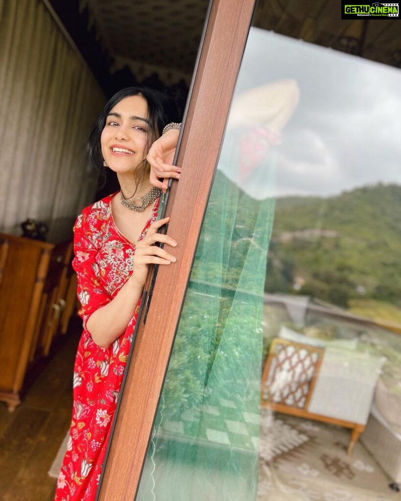 Adah Sharma Instagram - Guess the song I played and I’ll share the video 🐒👻 anddd guess where I am 🦅👻 @easemytrip comeonnnn use your psychic powers ! 👽💀👾 #100YearsOfAdahSharma #AdahSharmaxEaseMyTrip #flute #themountainsarecalling #themountainsandmeeee #thehillsarealivewiththesoundofmusicThisIsalreadtAnExiatingHashtag