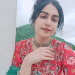 Adah Sharma Instagram - Guess the song I played and I’ll share the video 🐒👻 anddd guess where I am 🦅👻 @easemytrip comeonnnn use your psychic powers ! 👽💀👾 #100YearsOfAdahSharma #AdahSharmaxEaseMyTrip #flute #themountainsarecalling #themountainsandmeeee #thehillsarealivewiththesoundofmusicThisIsalreadtAnExiatingHashtag