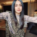 Adah Sharma Instagram - Kaisi lagi meri Commando saree ? Also dekho kaunsi magazine rakhi thi mere room mein 👀 coincidence? Ya soch ke rakha tha ? What do u think? 👽🐊🧚‍♀️🍏 Thank you team for making me look so good even when I was horrrribly bimar 😘❤️ @asira.09 for keeping rash control 🧙🏜️ 👗@tanimakhosla Saree @designstudiobyjck 💇‍♀️ @snehal_uk and for taking pics jaldi in the room ❤️ 💄@sarrahmukadamedits @jagats38 #Commando releasing on Disney Hotstar 11th August. Sirf chaar episodes hai. Jaldi jaldi dekh lo 😝 #CommandoOnHotstar